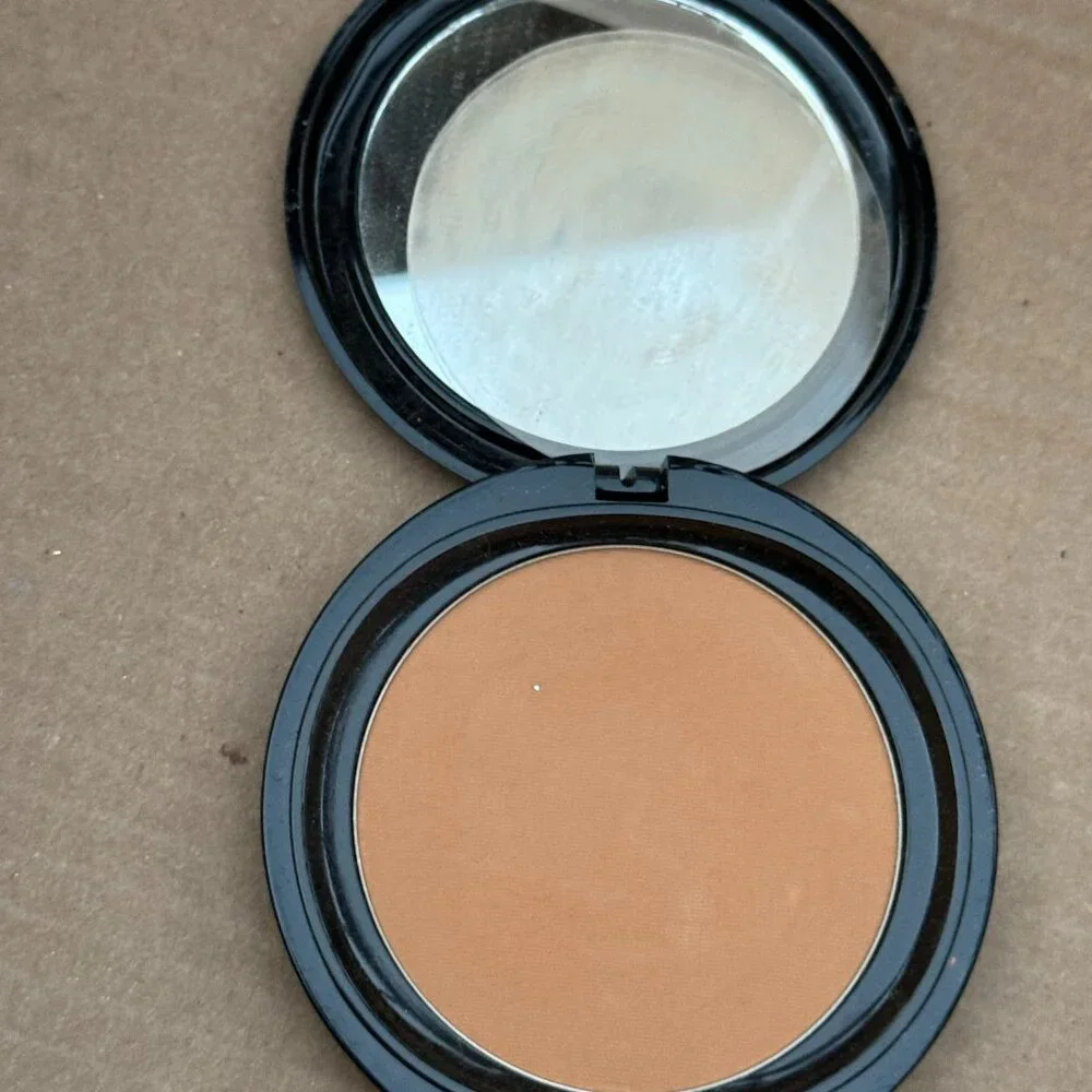 OSP Cosmetics Oil Free Pressed Powder in Matte Terracotta
